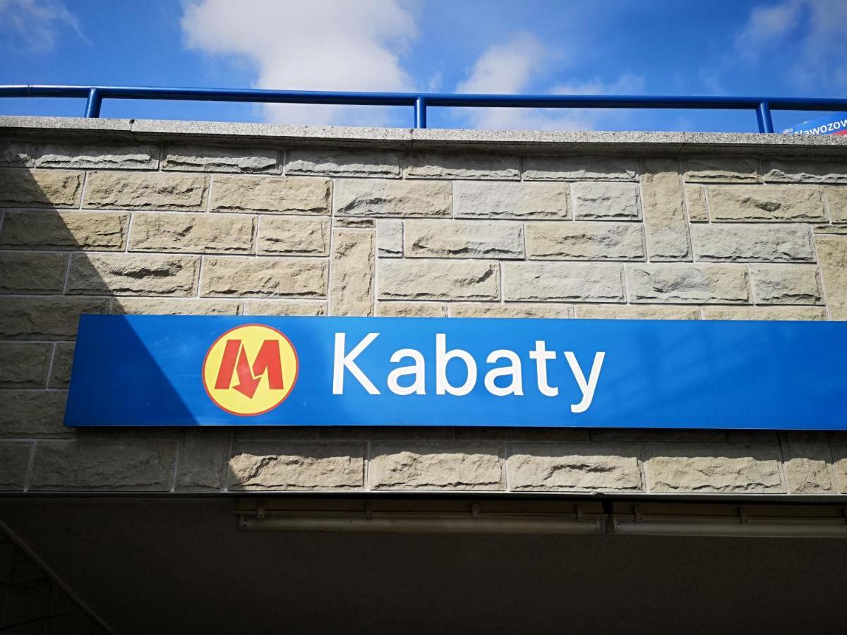 Classic Apartament Metro Kabaty وارسو المظهر الخارجي الصورة