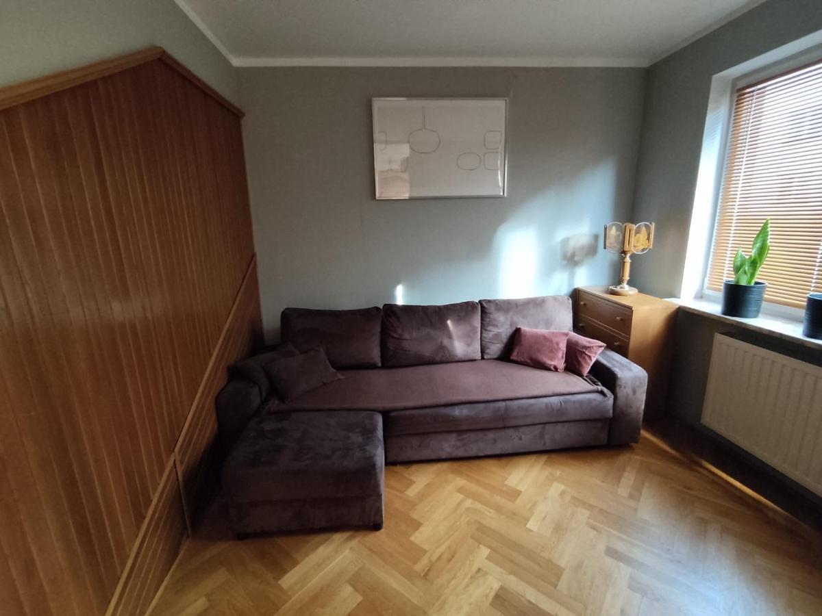 Classic Apartament Metro Kabaty وارسو المظهر الخارجي الصورة