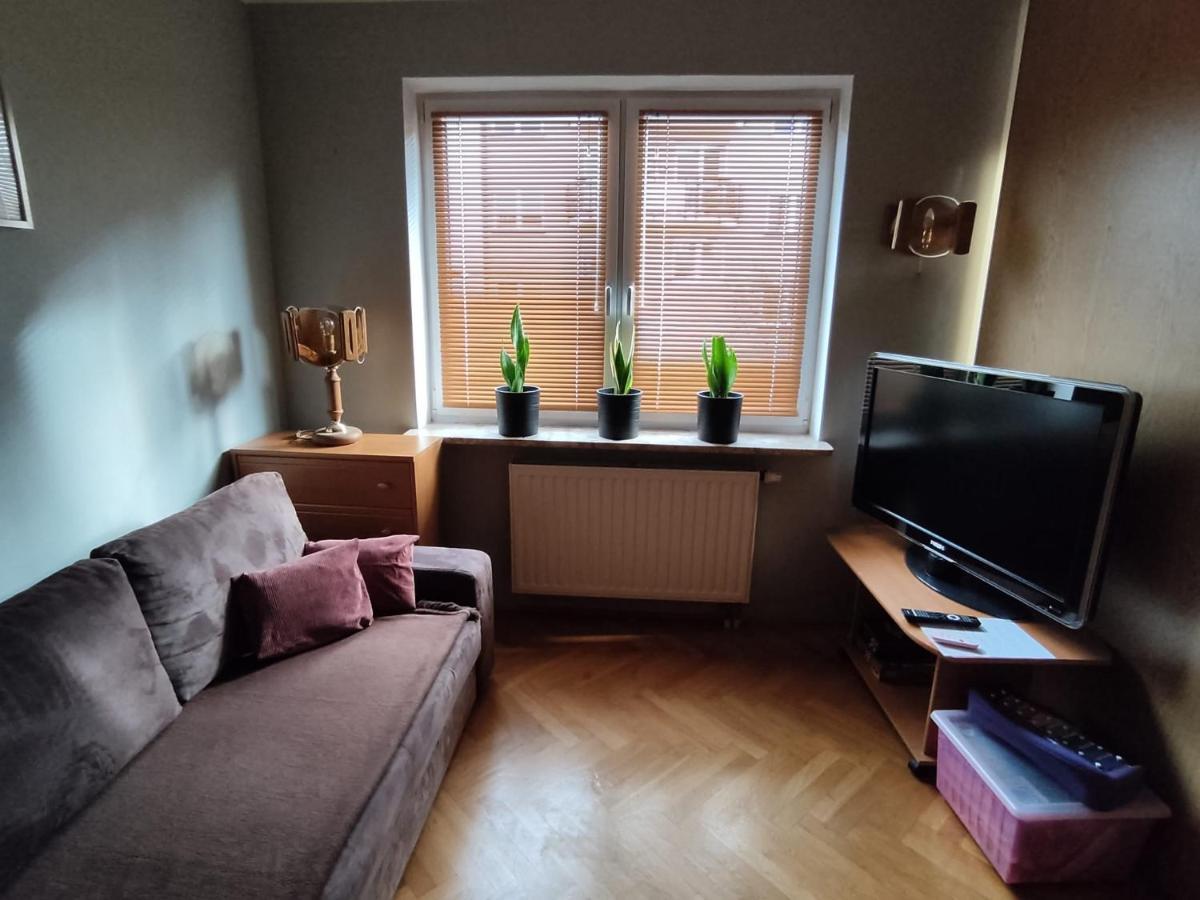 Classic Apartament Metro Kabaty وارسو المظهر الخارجي الصورة